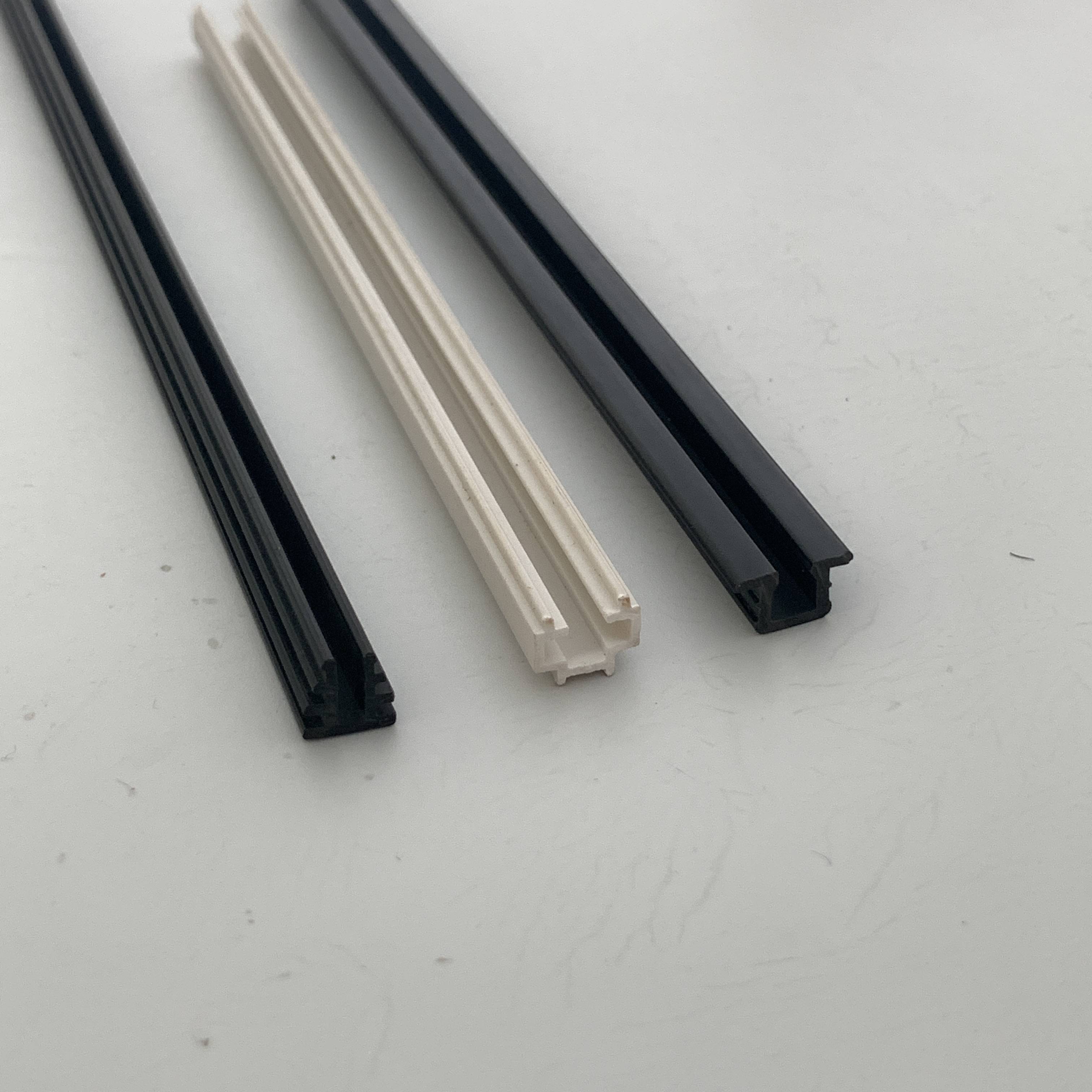 什么是PVC异型材密封卡条？一文读懂其定义、用途与优势
